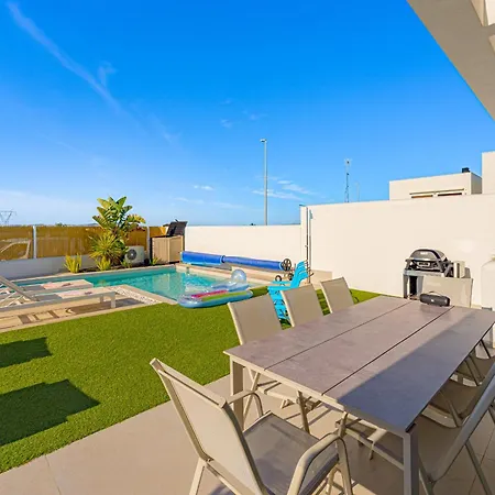 Cayman Villa *